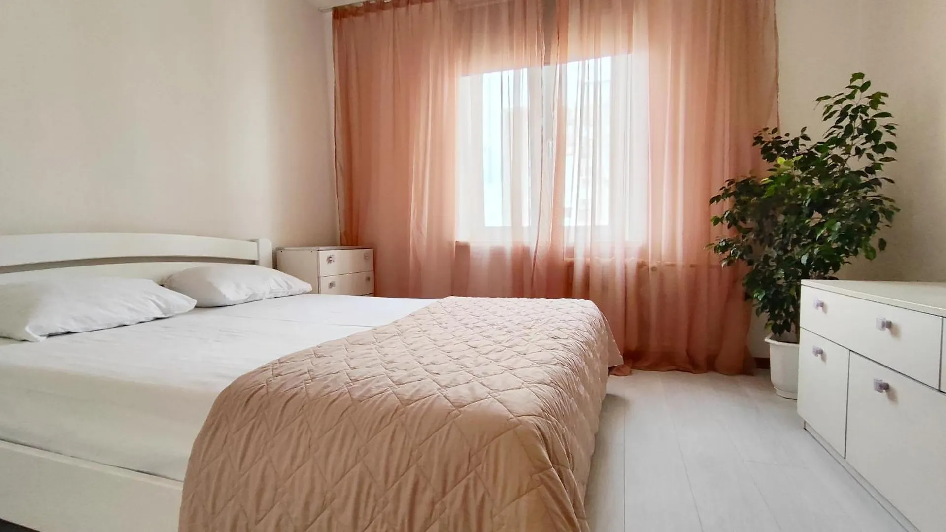 Apartment Ferienwohnung 1/10 Вулиця Радунська Kiew