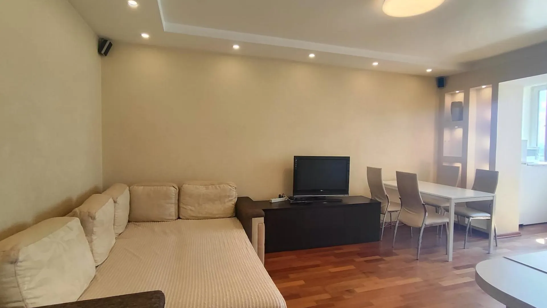 1/10 Вулиця Радунська Appartement Kiev Oekraïne